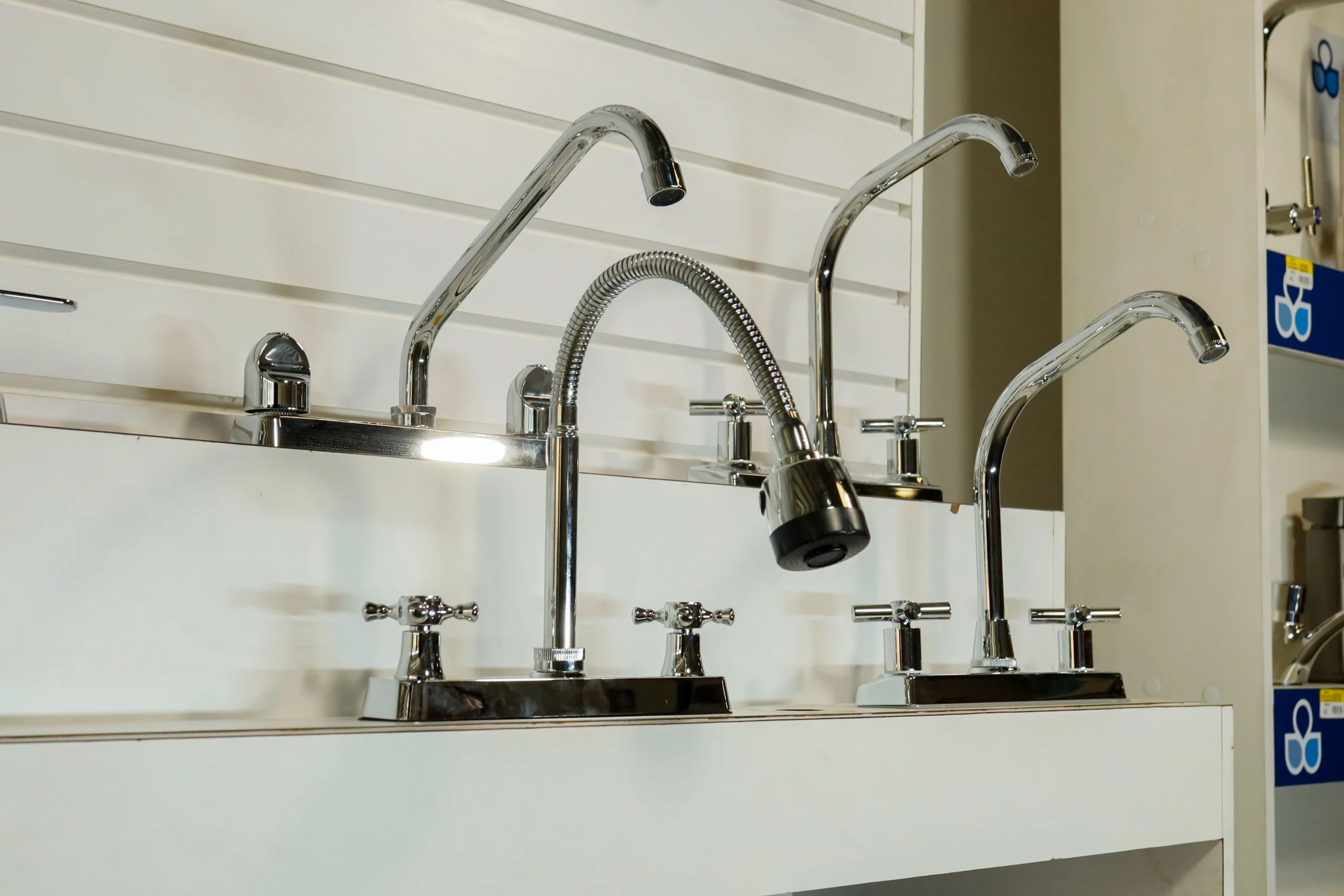 Grifería: grifos y accesorios