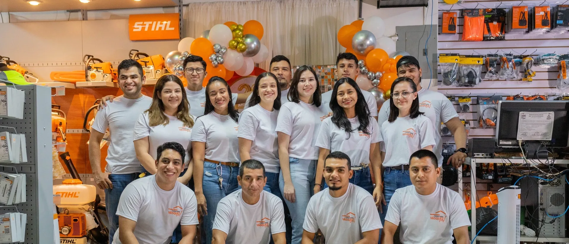 Equipo de Ferretería Vásquez